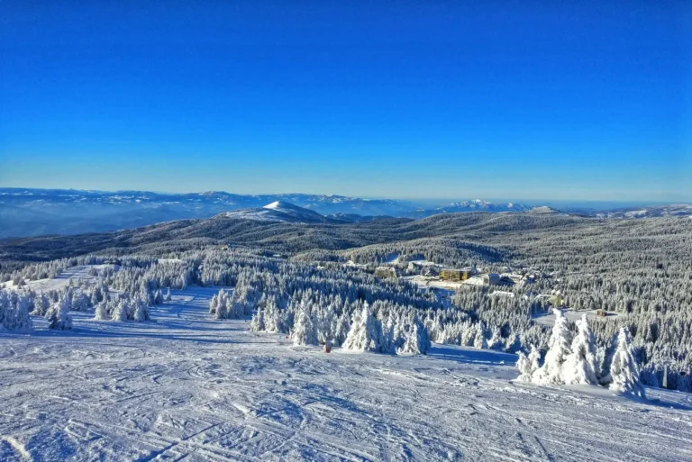 Kopaonik – masyw na granicy Kosowa i Serbii. To znany narciarski kurort